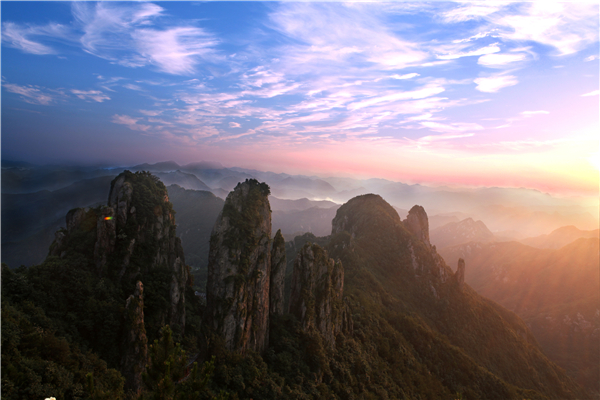 游浦江仙华山,食海鲜自助晚餐,住浦江仙华檀宫名人度假酒店 1晚2日